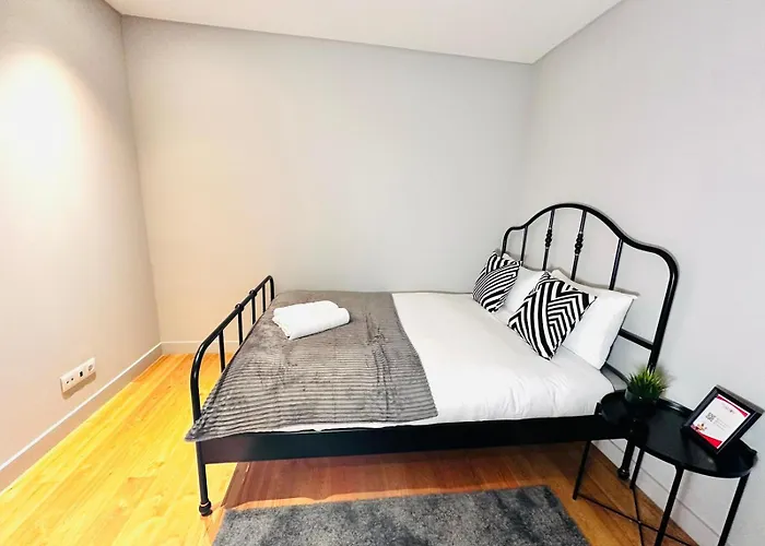 The Eca De Queiroz House - No Cv E - Flat B - Three-bedroom * 리스본