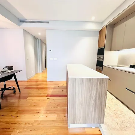 The Eca De Queiroz House - No Cv E - Flat B - Three-bedroom Daire