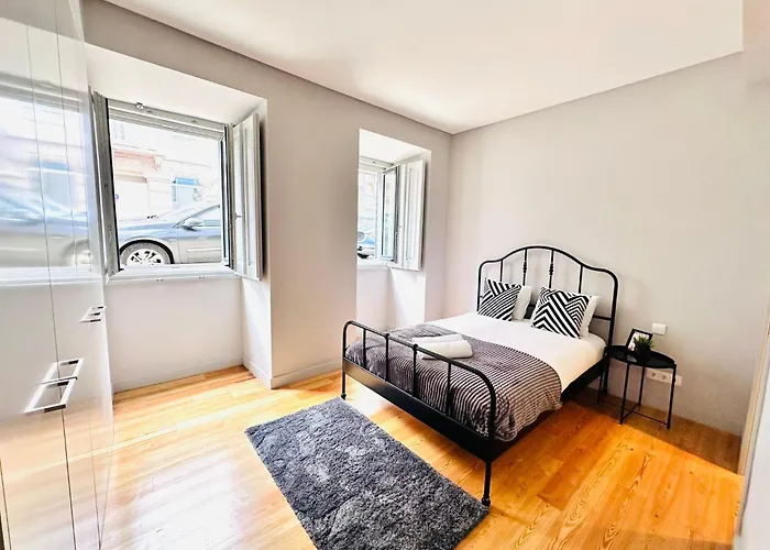 Daire The Eca De Queiroz House - No Cv E - Flat B - Three-bedroom *