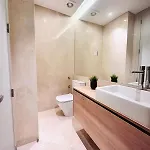 The Eca De Queiroz House - No Cv E - Flat B - Three-bedroom