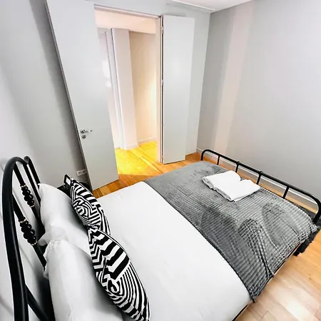The Eca De Queiroz House - No Cv E - Flat B - Three-bedroom * 리스본